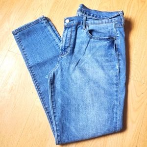 Old Navy Original Skinny Woman's Jeans Size 12.